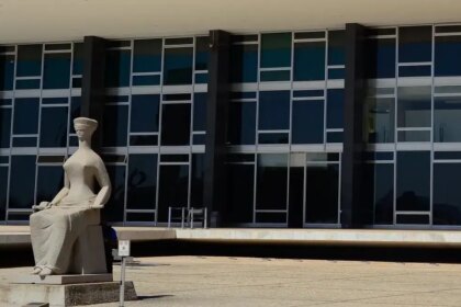 maioria-do-stf-mantem-indenizacao-de-eduardo-bolsonaro-a-jornalista-o-julgamento-deve-terminar-nesta-sexta-feira-11-e-possivel-que-algum-ministro-peca-mais-tempo-de-analise-foto-marcello-casal-jr-agencia-brasil