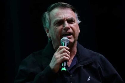 Mesmo com poder nas maos Bolsonaro diz nao Vamos jogar.jpg