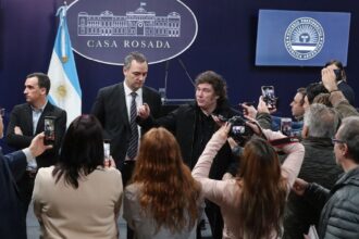 mile-fmi-popularidade-cai-foto-casa-rosada-tvt-news