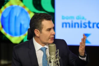 minha-casa-minha-vida-deve-chegar-para-3-milhoes-de-familias-ate-2026-ministro-jader-filho-explica-como-sera-o-programa-para-a-classe-media-foto-fabio-rodrigues-pozzebom-agencia-brasil-tvt-news