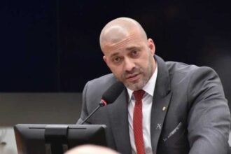 Moraes nega pedido de Silveira para trabalhar e estudar fora.jpg