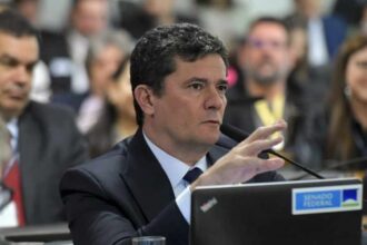 Moro sobre ex primeira dama do Peru E o novo Cesare Battisti.jpg