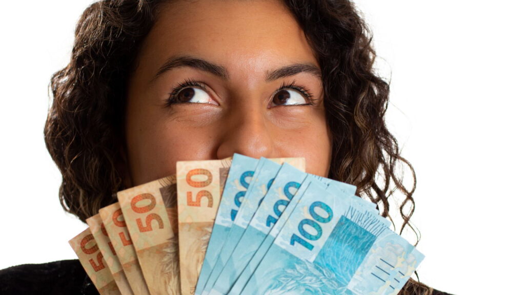 Não perca! CPF na nota pode te tornar o próximo milionário; Confira Agora 12 Créditos: depositphotos.com / verganifotografia