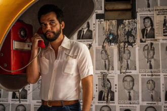 o-agente-secreto-filme-brasileiro-com-wagner-moura-competira-pela-palma-de-ouro-em-cannes-wagner-moura-e-marcelo-em-o-agente-secreto-reproducao-kleber-mendonca-filho-instagram-tvt-news
