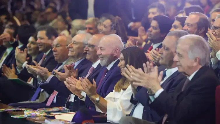 lula-evento-brasil-volta-por-cima-presidente-luiz-inacio-lula-da-silva-acompanhado-da-primeira-dama-janja-lula-da-silva-e-de-seus-ministros-participa-do-evento-brasil-dando-a-volta-por-cima-foto-fabio-rodrigues-pozzebom-agencia-brasil