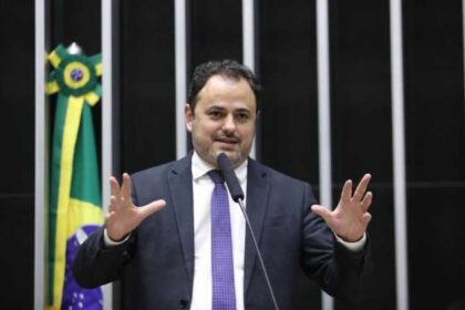 PSOL preve Glauber cassado no plenario e planeja ir a.jpg