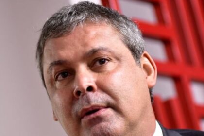 Pente fino do PT mira deputados da base que assinaram urgencia.jpg
