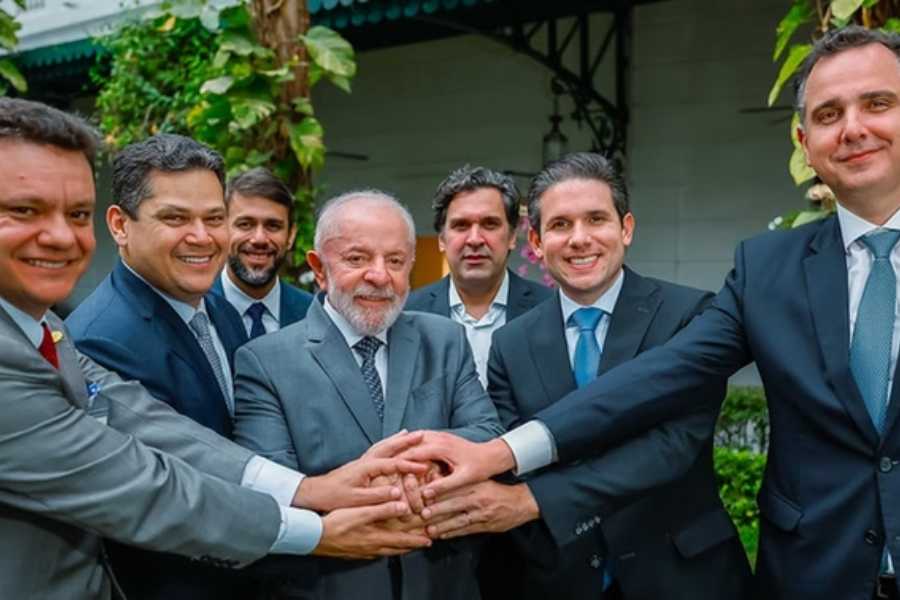 Planalto aposta em jantar de Lula com Motta para barrar.jpg