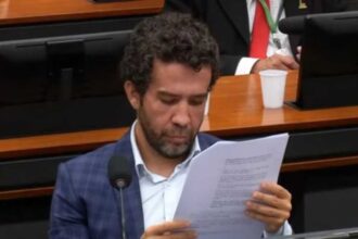 Prefeita obtem medida protetiva contra Janones em caso de chantagem.jpg