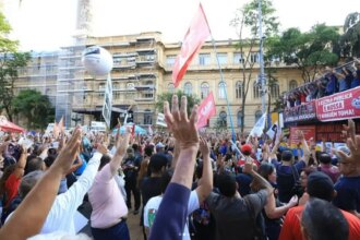 Professores da rede estadual de SP entram em greve nesta sexta, 25