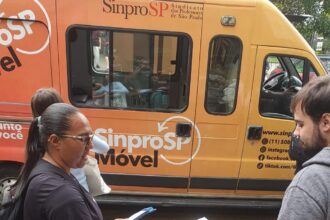 professores-do-ensino-superior-declaram-estado-de-greve-professores-do-ensino-superior-votaram-pelo-estado-de-greve-sinprosp-faz-panfletagem-em-frente-as-instituicoes-foto-sinprosp-tvt-news