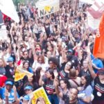 professores-municipais-sp-decidem-continuar-greve-nesta-quarta-feira-23-os-professores-fazem-uma-nova-manifestacao-em-frente-a-camara-municipal-no-centro-de-sao-paulo-foto-sinpeem-divulgacao