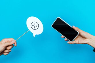 Você usa o celular até no banheiro? Esse parece ser o novo normal