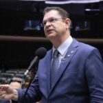 Sostenes Temos 217 assinaturas para urgencia do texto por anistia.jpg