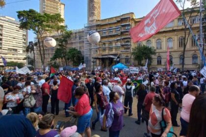 Tarcisio anuncia R 544 mi de bonus apos professores marcarem.jpg