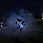 Tumulto e bombas de efeito moral contra indigenas na Esplanada.jpg