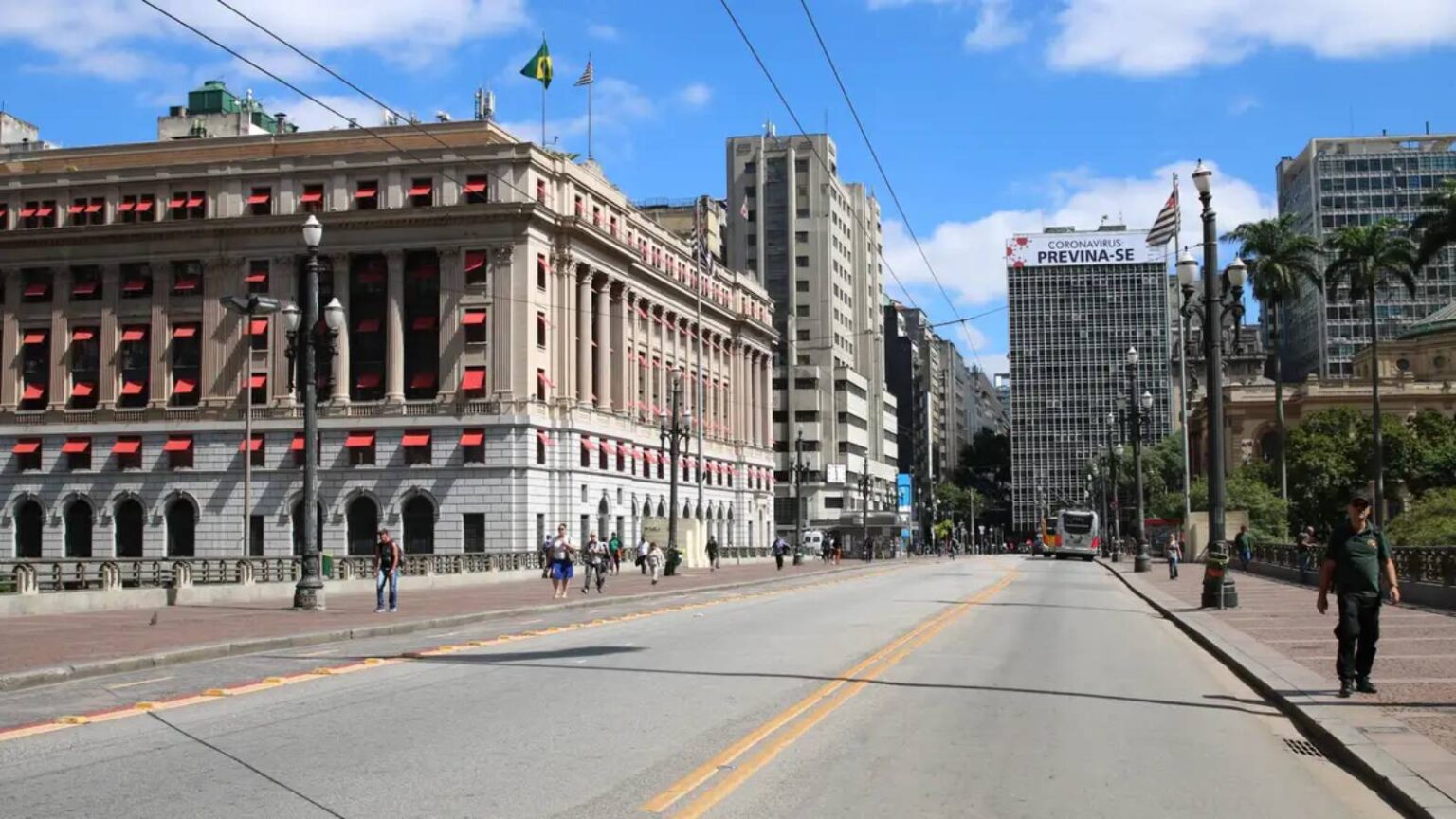 dia-do-trabalhador-o-que-abre-e-o-que-fecha-em-sao-paulo-transporte-publico-funciona-com-horarios-reduzidos-foto-rovena-rosa-agencia-brasil-tvt-news