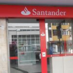 audiencia-publica-denuncia-fechamento-de-agencias-e-terceirizacao-fraudulenta-no-santander-o-fechamento-de-agencias-sobrecarrega-as-unidades-restantes-resultando-em-superlotacao-e-precarizacao-do-atendimento-foto-wikimedia-commons-tvt-news