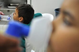 aumento-de-casos-de-virus-respiratorios-e-bronquiolite-colocam-brasil-em-alerta-a-situacao-levou-alguns-estados-e-municipios-a-decretarem-estado-de-emergencia-em-saude-publica-tony-winston-agencia-brasilia-tvt-news