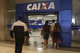 calendario-do-pis-caixa-libera-abono-salarial-caixa-vai-pagar-abono-do-pis-veja-o-calendario-foto-jose-cruz-agencia-brasil-tvt-news