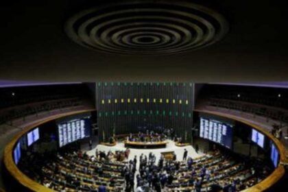 Camara aprova urgencia de projeto que amplia numero de deputados.jpg