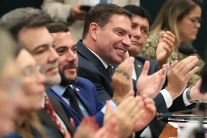 golpe-camara-suspende-acao-penal-contra-ramagem-o-texto-incluiu-o-ex-presidente-jair-bolsonaro-ex-ministros-e-militares-como-beneficiados-foto-lula-marques-agencia-brasil