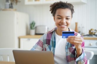 Menor de 18 anos pode ter um cartão de crédito?