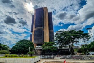 copom-eleva-juros-basicos-economia-para-14-75-ano-a-previsao-e-que-a-inflacao-oficial-devera-fechar-o-ano-em-5-53-por-cento-foto-rafa-neddermeyer-agencia-brasil