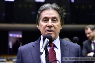 Criminosos uniformizados de PF invadem fazenda de Eunicio Oliveira.jpg