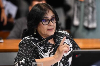 Damares tenta na Justica impedir posse de novo ministro da.jpg