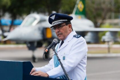 ex-chefe-da-fab-confirma-que-freire-gomes-ameacou-prender-bolsonaro-se-voce-tentar-isso-eu-vou-ter-que-lhe-prender-foi-isso-que-ele-disse-foto-isac-nobrega-pr-tvt-news