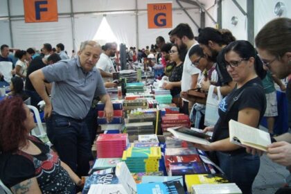 feira-livro-unesp-comeca-dia-7-desconto-50