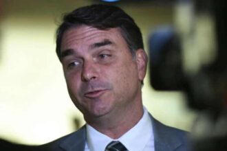 Flavio Bolsonaro nega reuniao sobre sancoes e quer discutir seguranca.jpg