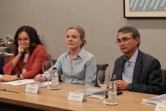 INSS Gleisi pediu ajuda a banqueiros para frear impacto de.jpg