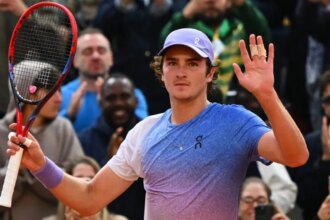 na-proxima-fase-joao-fonseca-enfrenta-o-frances-pierre-hugues-herbert-numero-147-do-mundo-foto-rolandgarros-tvt-news