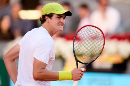 joao-fonseca-estreia-roland-garros-onde-assistir-joao-fonseca-estreia-no-torneio-roland-garros-foto-x-#-mmopen-tvt-news