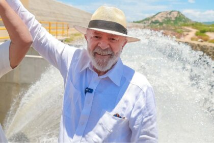 Lula-entrega-quarta-primeiro-trecho-ramal-apodi-transposicao-rio-sao-francisco-lula-visita-barragem-oiticica-rn-ricardo-stuckert-pr