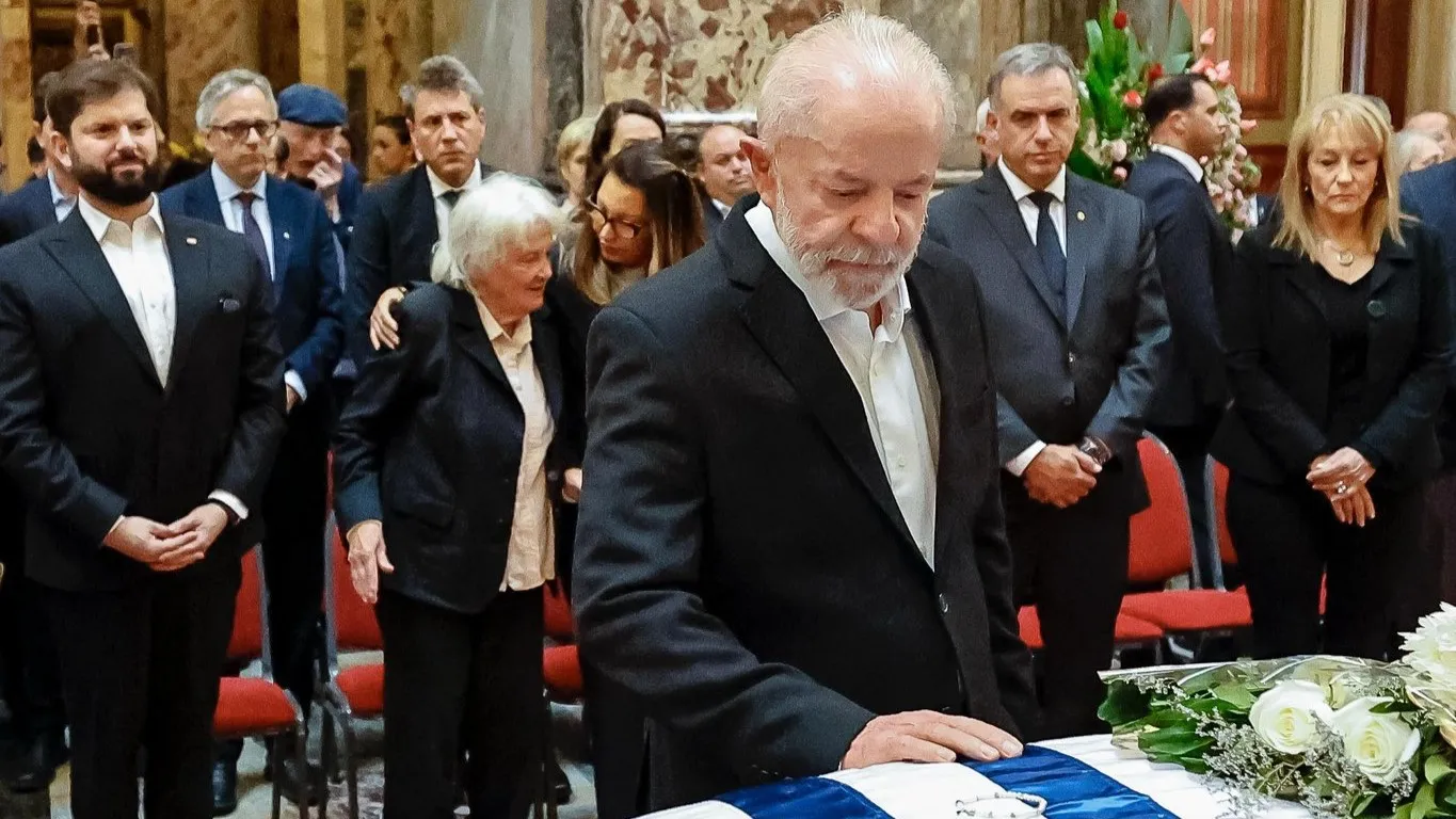 lula-se-despede-de-pepe-mujica-veja-imagens-presidente-lula-se-despede-do-amigo-pepe-mujica-foto-ricardo-stuckert-pr-tvt-news