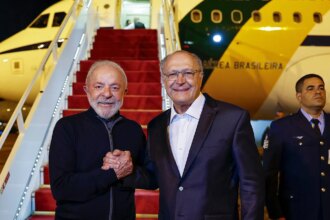 lula-visita-russia-e-china-em-recado-simbolico-da-forca-do-brics-embarque-de-lula-aconteceu-na-terca-feira-6-nesse-periodo-alckmin-exerce-funcoes-presidenciais-foto-ricardo-stuckert-pr-tvt-news