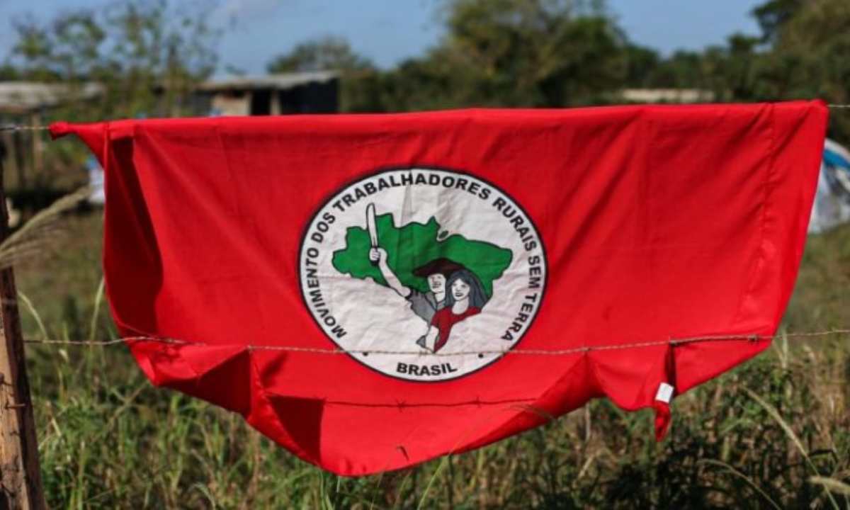 MST quer R 1 Bilhao do governo para financiar seus.jpg
