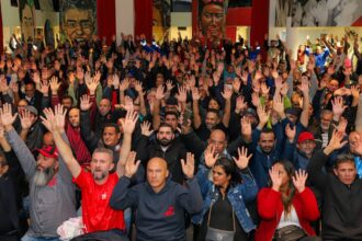 metalurgicos-do-abc-dao-pontape-inicial-para-a-campanha-salarial-2025-foi-fundamental-a-companheirada-aprovar-a-disposicao-de-luta-ressalta-moises-foto-adonis-guerra-smabc-tvt-news