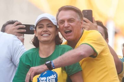 Michelle agradece por oracoes apos Jair Bolsonaro receber alta.jpg