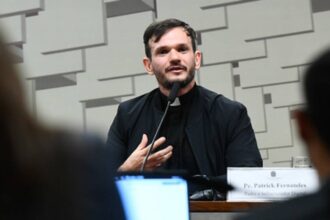 padre-patrick-revela-proposta-de-r-560-mil-para-promover-bets-religioso-tambem-criticou-ostentacao-de-influenciadores-que-iludem-seguidores-com-vida-de-luxo-foto-carlos-moura-agencia-senado-tvt-news