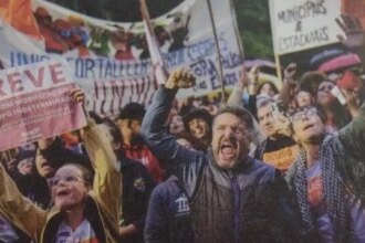 professores-da-rede-publica-de-sp-fazem-greve-na-sexta-9-na-pauta-dos-professores-da-rede-estao-climatizacao-das-escolas-e-atribuicao-de-aulas-mais-justa-e-transparente-foto-apeoesp-tvt-news