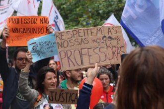 professores-e-servidores-municipais-de-sp-encerram-greve-professoras-e-professores-voltam-as-atividades-foto-sinesp-tvt-news