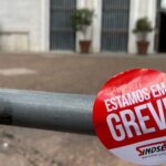 professores-e-servidores-municipais-de-sp-seguem-em-greve-ate-6-de-maio-professores-e-servidores-do-municipio-de-sao-paulo-exigem-negociacao-da-reposicao-dos-dias-parados-e-dos-itens-nao-economicos-da-pauta-do-movimento-foto-sindisep-tvt-news