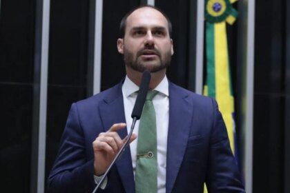 stf-abre-inquerito-para-investigar-eduardo-bolsonaro-moraes-decretou-sigilo-da-investigacao-e-autorizou-serie-de-diligencias-imediatas-vinicius-loures-camara-dos-deputados-tvt-news