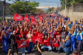 metalurgicos-do-abc-fazem-ato-em-defesa-das-pautas-da-classe-trabalhadora-nesta-sexta-e-a-primeira-de-tantas-outras-que-forem-necessarias-disse-moises-foto-adonis-guerra-smabc-tvt-news
