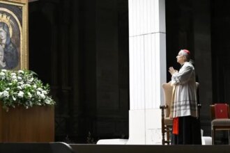 habemus-papam-fumaca-branca-no-vaticano-chamine-na-capela-sistina-fumaca-branca-indica-que-o-papa-for-eleito-imagem-reproducao-vatican-news-tvt-news