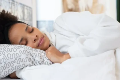 sleepmaxxing-entenda-a-trend-que-pretende-melhorar-a-qualidade-do-sono-dormir-bem-vai-alem-das-mudancas-de-rotina-ou-o-uso-de-gadgets-cuide-da-sua-respiracao-foto-pexels-tvt-news